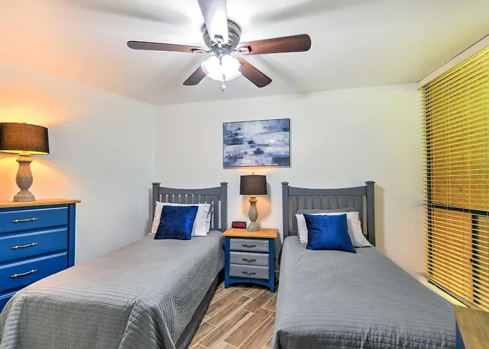 3 Mi To Old Town: W/ Pool & Holiday home Scottsdale