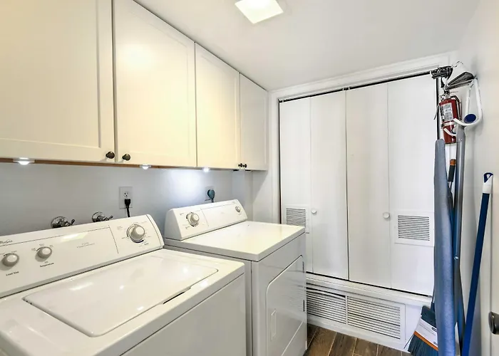3 Mi To Old Town: W/ Pool & Holiday home Scottsdale